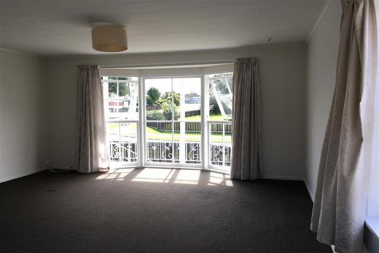 Photo of property in 1 Malmo Place, Manurewa, Auckland, 2102