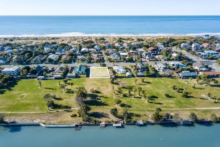 Photo of property in 142 Rocking Horse Road, Southshore, Christchurch, 8062