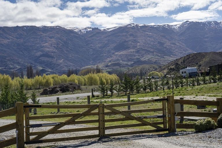 Photo of property in 20 Sugarloaf Drive, Mount Pisa, Cromwell, 9384