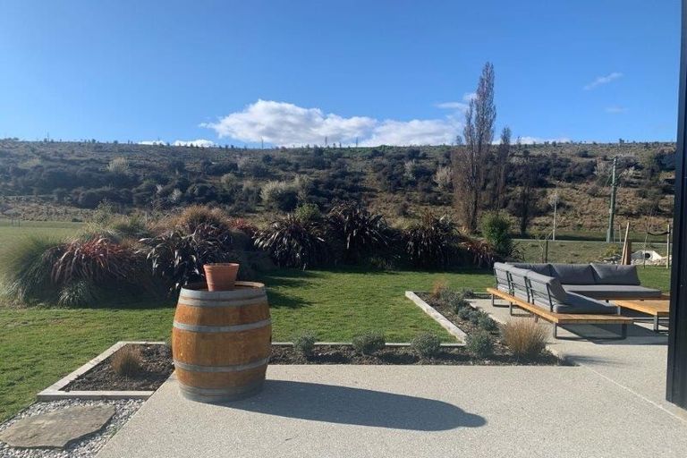 Photo of property in Luggate Park, 2 Cooper Crescent, Luggate, Wanaka, 9383