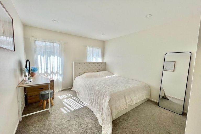 Photo of property in 46a Golfland Drive, Golflands, Auckland, 2013