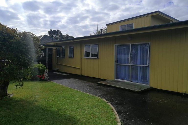 Photo of property in 5 Rennell Street, Frankleigh Park, New Plymouth, 4310