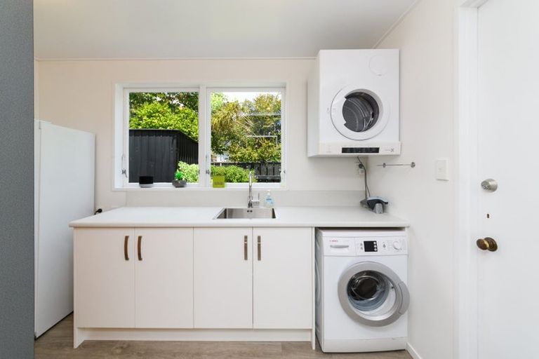 Photo of property in 26 Manapouri Crescent, Hokowhitu, Palmerston North, 4410