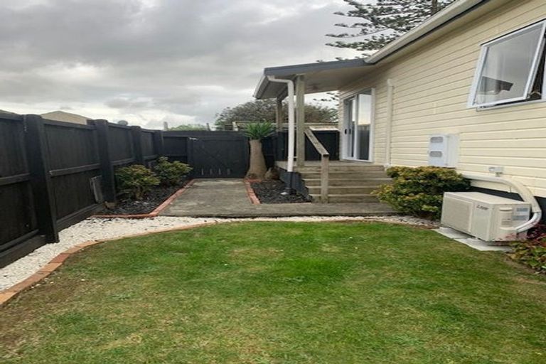 Photo of property in 36 Bowater Place, Manurewa, Auckland, 2102