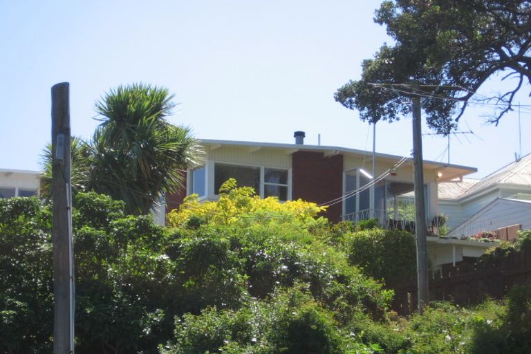 Photo of property in 2/4 Beach Road, Castor Bay, Auckland, 0620