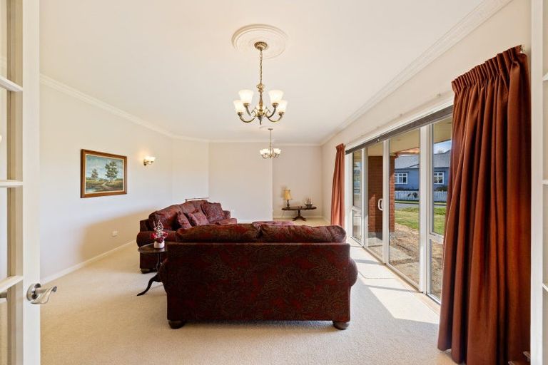 Photo of property in 2 Haydon Place, Amberley, 7410