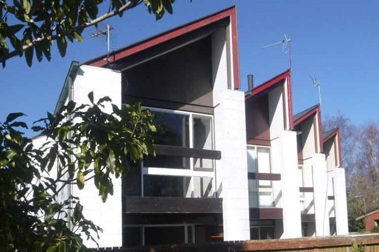 Photo of property in 2/33 Newbridge Place, Ilam, Christchurch, 8041