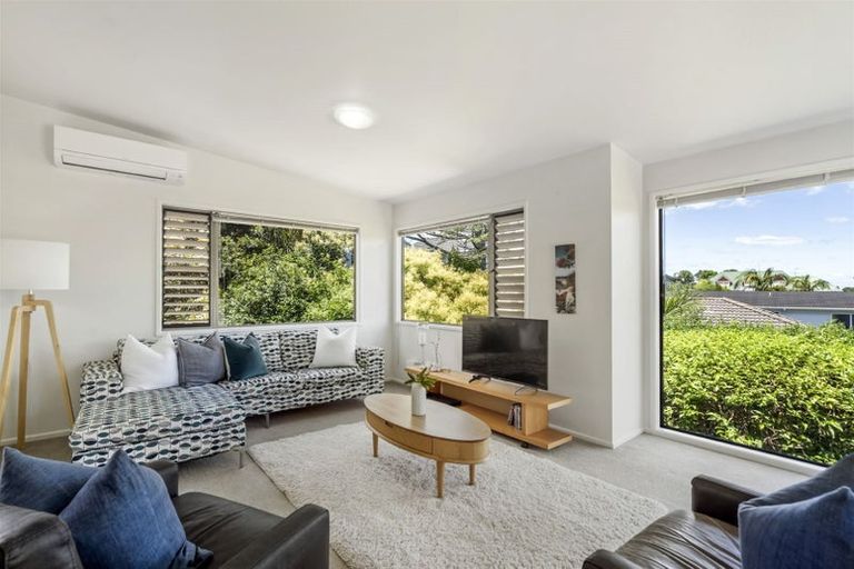 Photo of property in 2/25 Auld Street, Torbay, Auckland, 0630