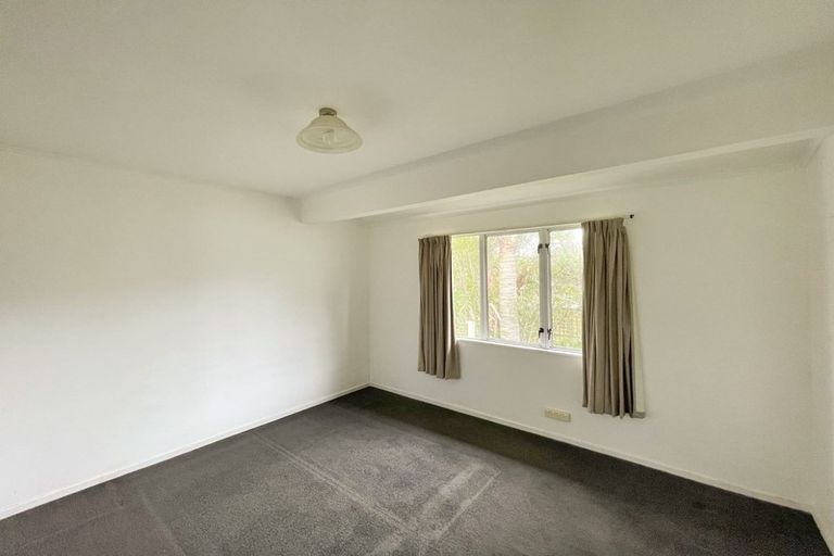 Photo of property in 129 Aviemore Drive, Highland Park, Auckland, 2010