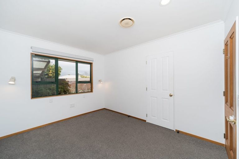 Photo of property in 86 Pahiatua Street, Hokowhitu, Palmerston North, 4410