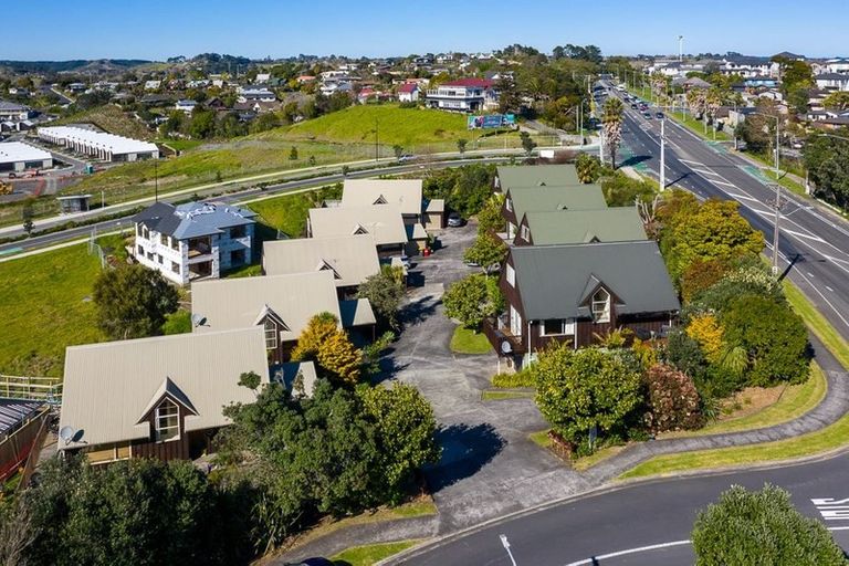 Photo of property in 14 Greenview Lane, Red Beach, 0932