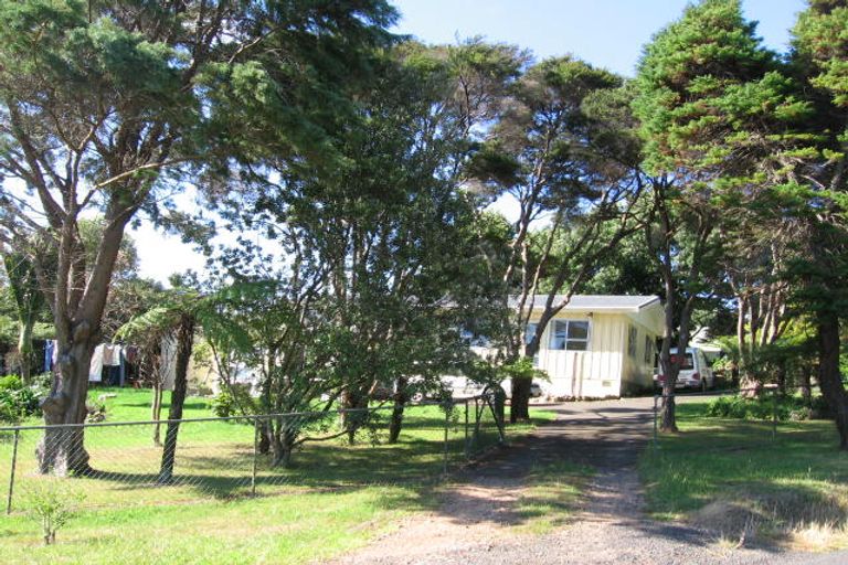 Photo of property in 19 Waiata Road, Onetangi, Waiheke Island, 1081