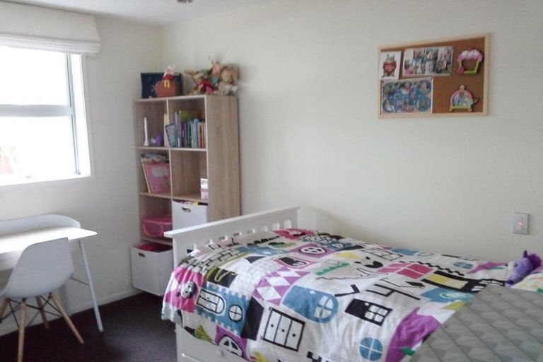 Photo of property in 32d Ainslee Street, Highlands Park, New Plymouth, 4312