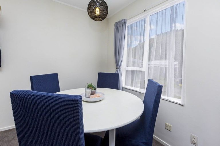 Photo of property in 11b Gemstone Drive, Birchville, Upper Hutt, 5018