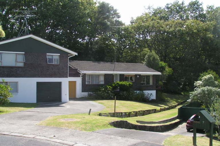 Photo of property in 1/11 Mahuta Grove, Northcote, Auckland, 0627