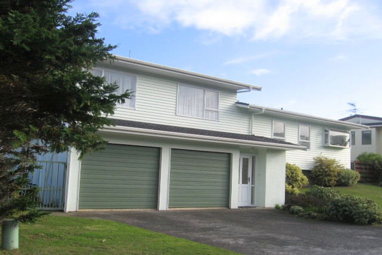 Photo of property in 3 Cassley Crescent, Papakowhai, Porirua, 5024