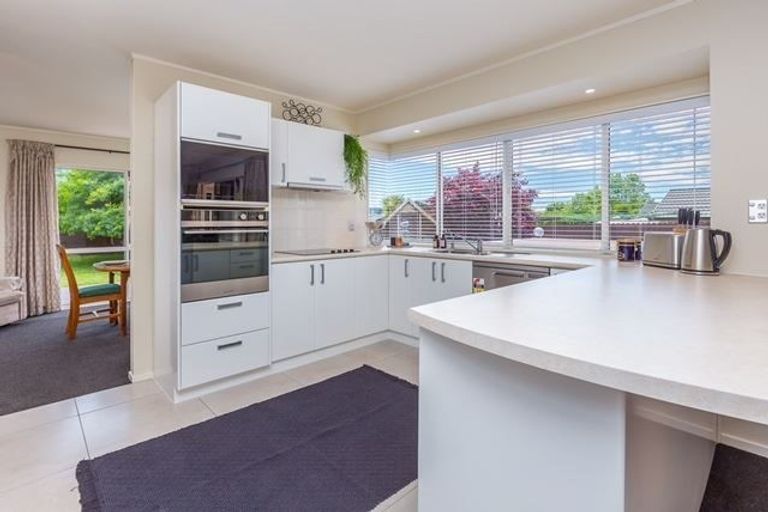 Photo of property in 25 Sunny Crescent, Huapai, Kumeu, 0810