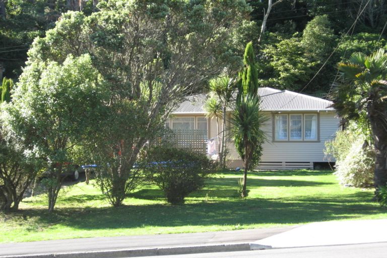Photo of property in 39 Black Rock Road, Newlands, Wellington, 6037