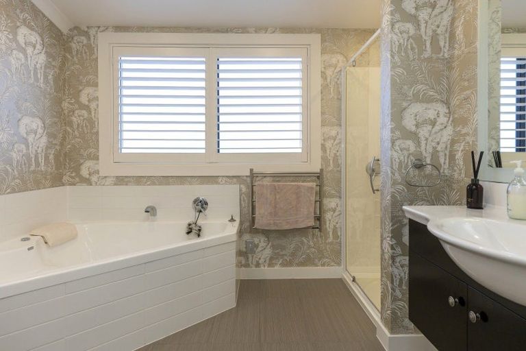 Photo of property in 25 Pataka Road, Taupo, 3330