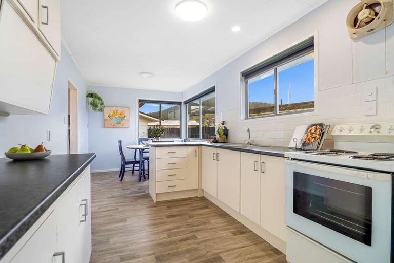 Photo of property in 15 Corilin Place, Mangakakahi, Rotorua, 3015