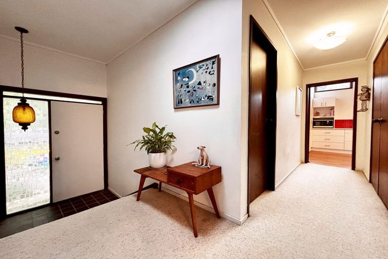 Photo of property in 20 Langstone Place, Chatswood, Auckland, 0626