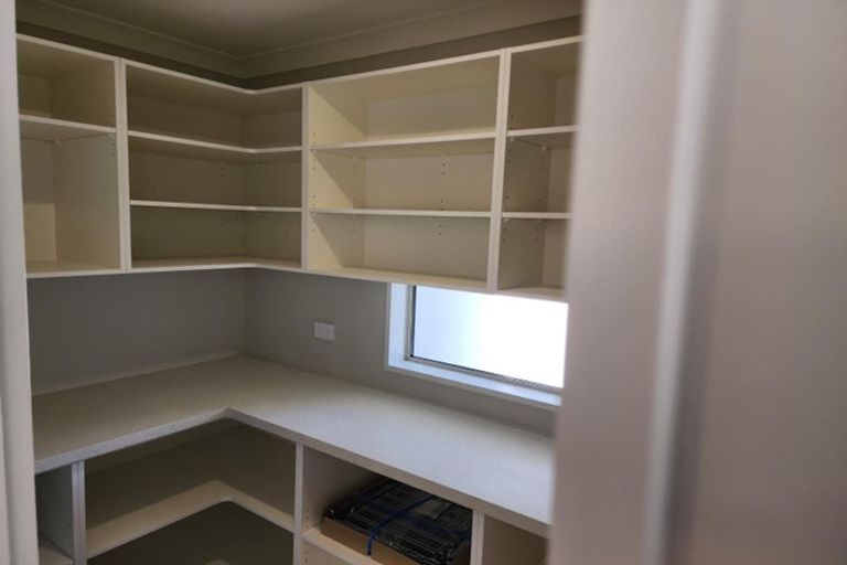 Photo of property in 5 Old Stone Lane, Cracroft, Christchurch, 8022