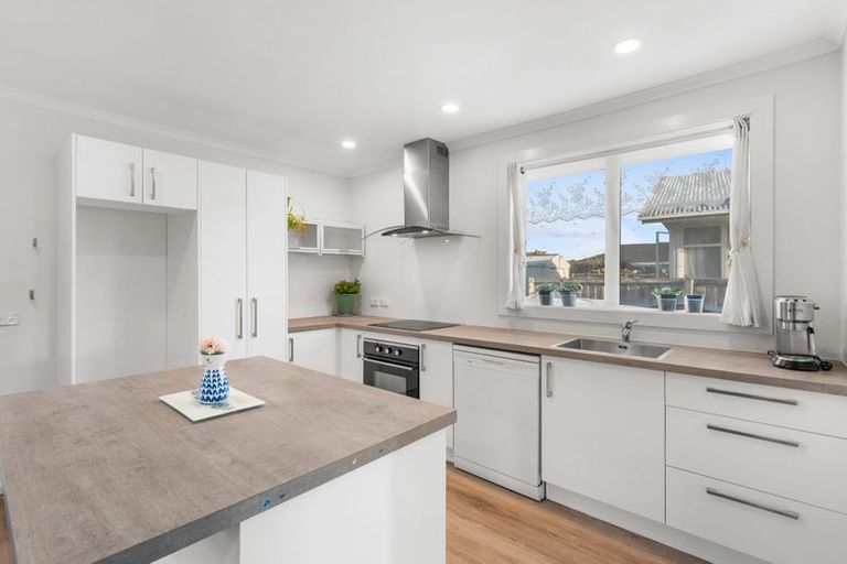 Photo of property in 70 Reynolds Avenue, Bishopdale, Christchurch, 8053