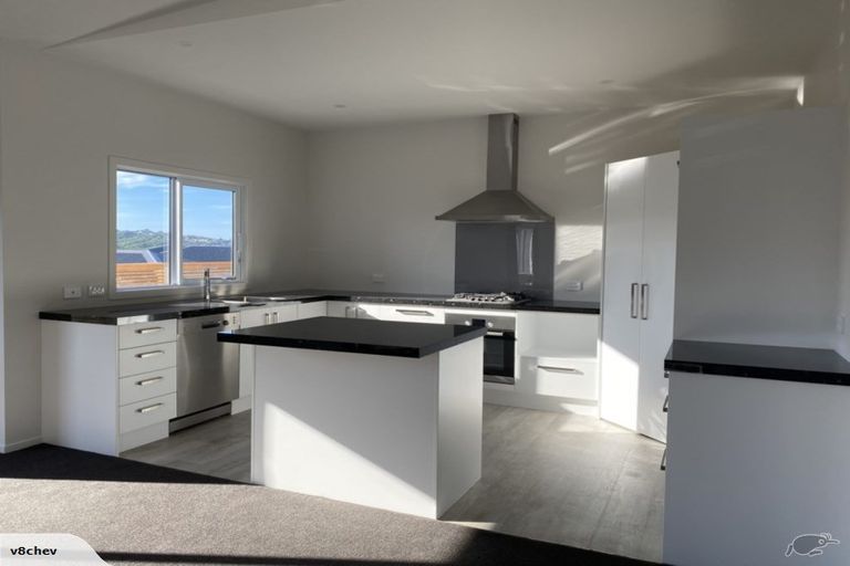 Photo of property in 2 Omaka Place, Aotea, Porirua, 5024