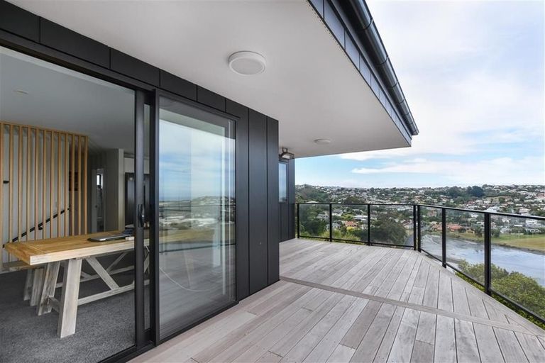 Photo of property in 51 Glendevon Place, Vauxhall, Dunedin, 9013