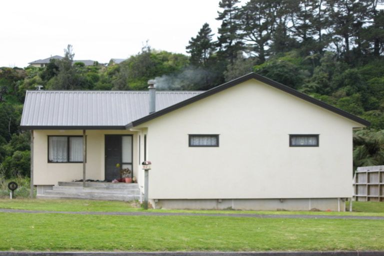 Photo of property in 82 Riversdale Drive, Merrilands, New Plymouth, 4312