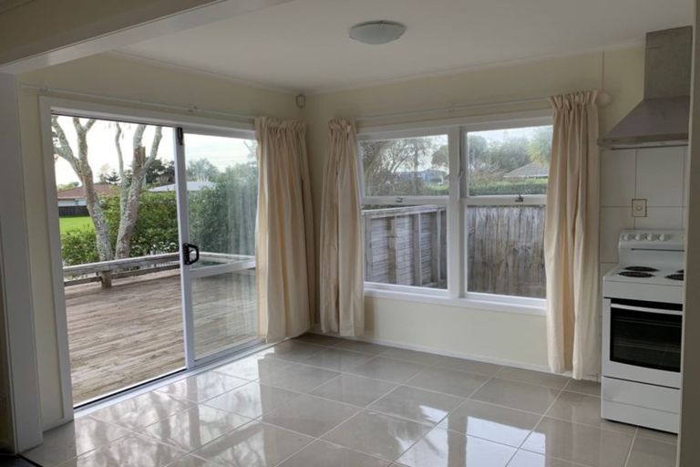 Photo of property in 26 Tiraumea Drive, Pakuranga, Auckland, 2010