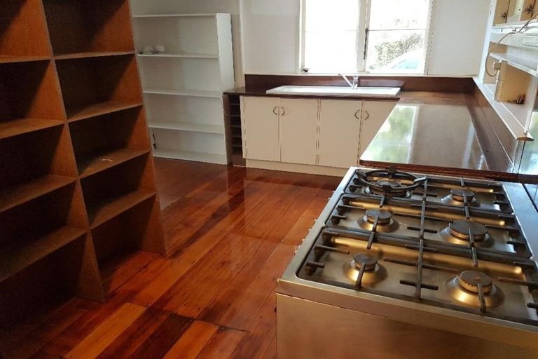 Photo of property in 50 Connaught Terrace, Brooklyn, Wellington, 6021