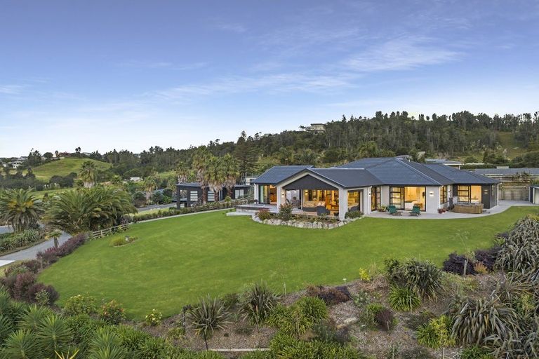 Photo of property in 19 Titoki Lane, Whangamata, 3691