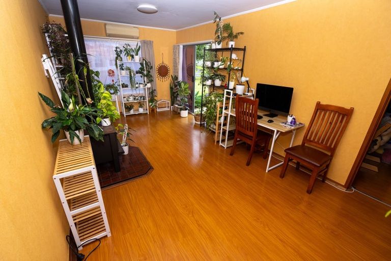 Photo of property in 21 Lisa Rise, Half Moon Bay, Auckland, 2012