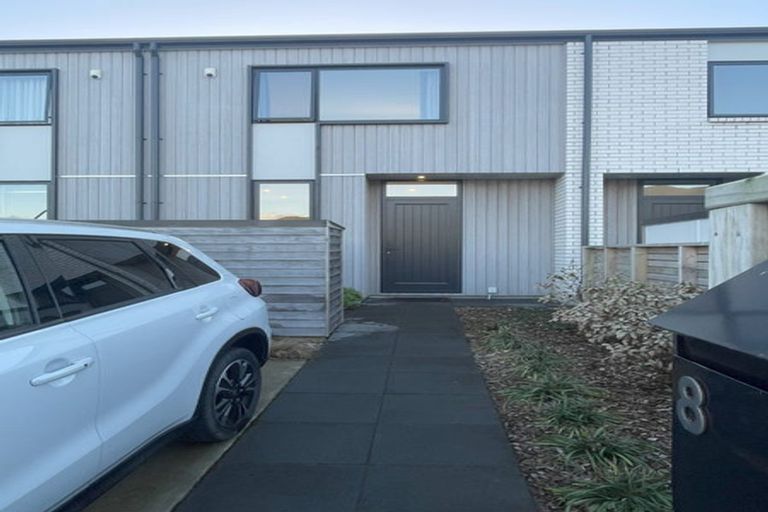 Photo of property in 8 Kauamo Close, Waiwhetu, Lower Hutt, 5010