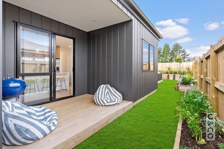 Photo of property in 12 Paihere Street, Huapai, Kumeu, 0810