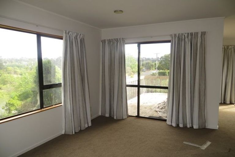 Photo of property in 1/56 Glencoe Road, Browns Bay, Auckland, 0630