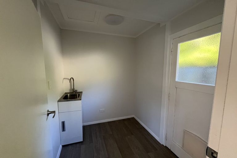 Photo of property in 546 Stokes Valley Road, Stokes Valley, Lower Hutt, 5019