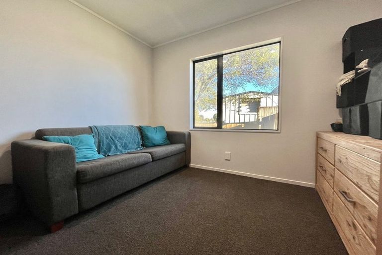 Photo of property in 102 Sandspit Road, Waiuku, 2123