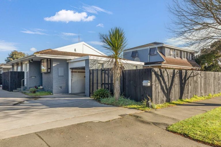 Photo of property in 1/185 Queenspark Drive, Parklands, Christchurch, 8083