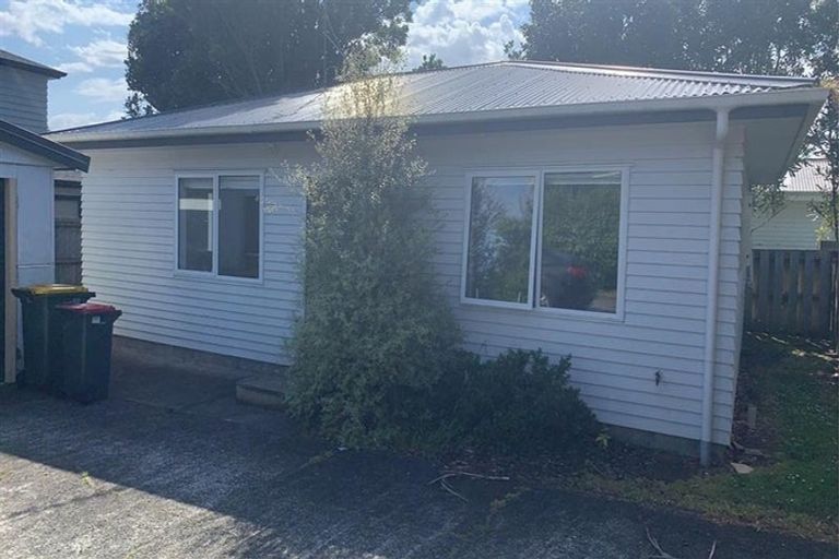 Photo of property in 16 Evans Road, Weymouth, Auckland, 2103