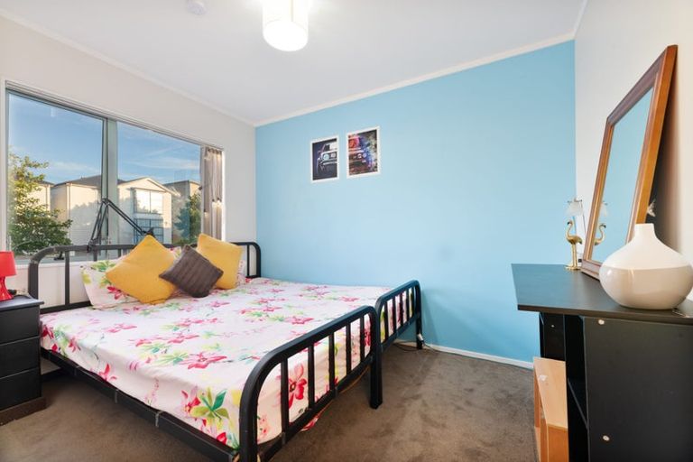 Photo of property in 21 Stephen Avenue, Henderson, Auckland, 0610