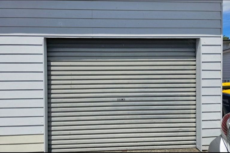 Photo of property in 31/3 Hulme Place, Henderson, Auckland, 0612