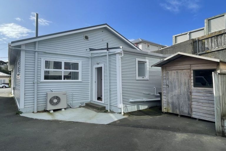 Photo of property in 25 Luxford Street, Berhampore, Wellington, 6023