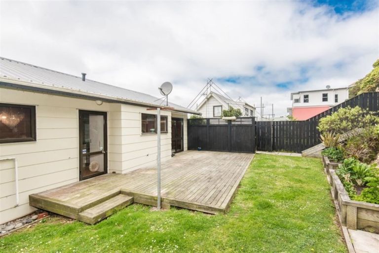 Photo of property in 51 Nalanda Crescent, Broadmeadows, Wellington, 6035