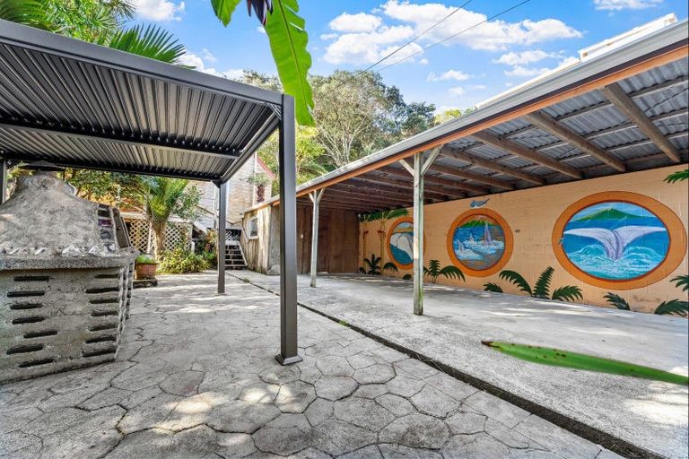 Photo of property in 35 Clinton Road, Tawharanui Peninsula, Matakana, 0986