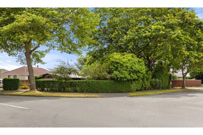 Photo of property in 1 Wayside Avenue, Burnside, Christchurch, 8053