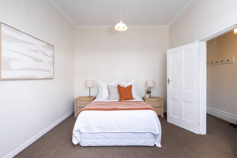 Photo of property in 35 Napier Terrace, Hospital Hill, Napier, 4110