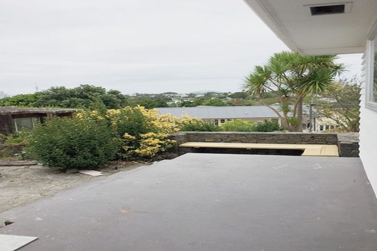 Photo of property in 26 Waimana Avenue, Northcote Point, Auckland, 0627