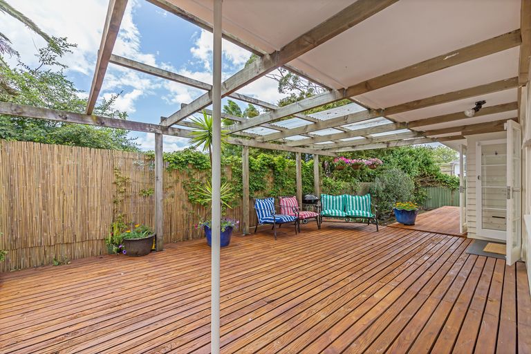 Photo of property in 1/33 Nile Road, Kelston, Auckland, 0602